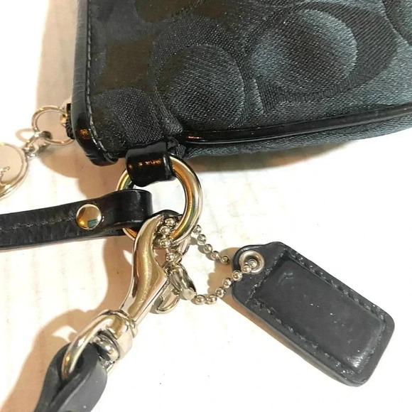 Coach CC signature print canvas wristlet bag - Picture 3 of 8